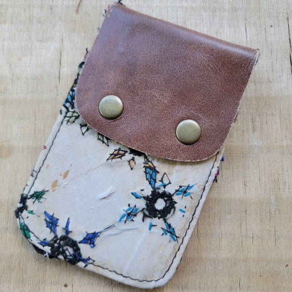 🌎👽 Free People Boho Embroidered Repurposed vtg banjara hippie Wallet card case - Picture 13 of 16